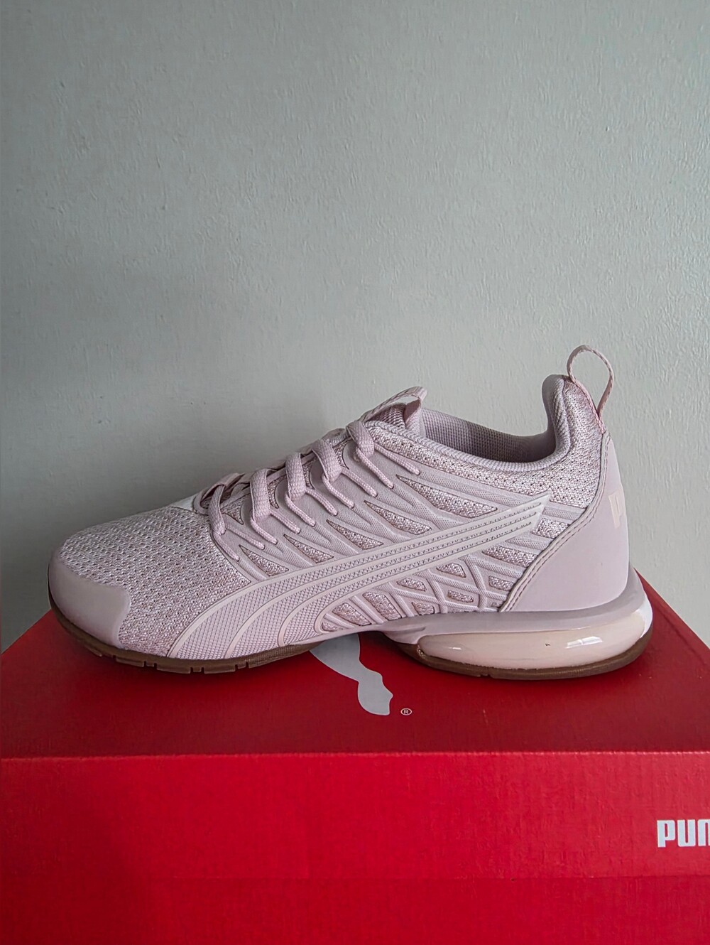PUMA Voltaic Evo Premium Women Size 5.5 New With Box
